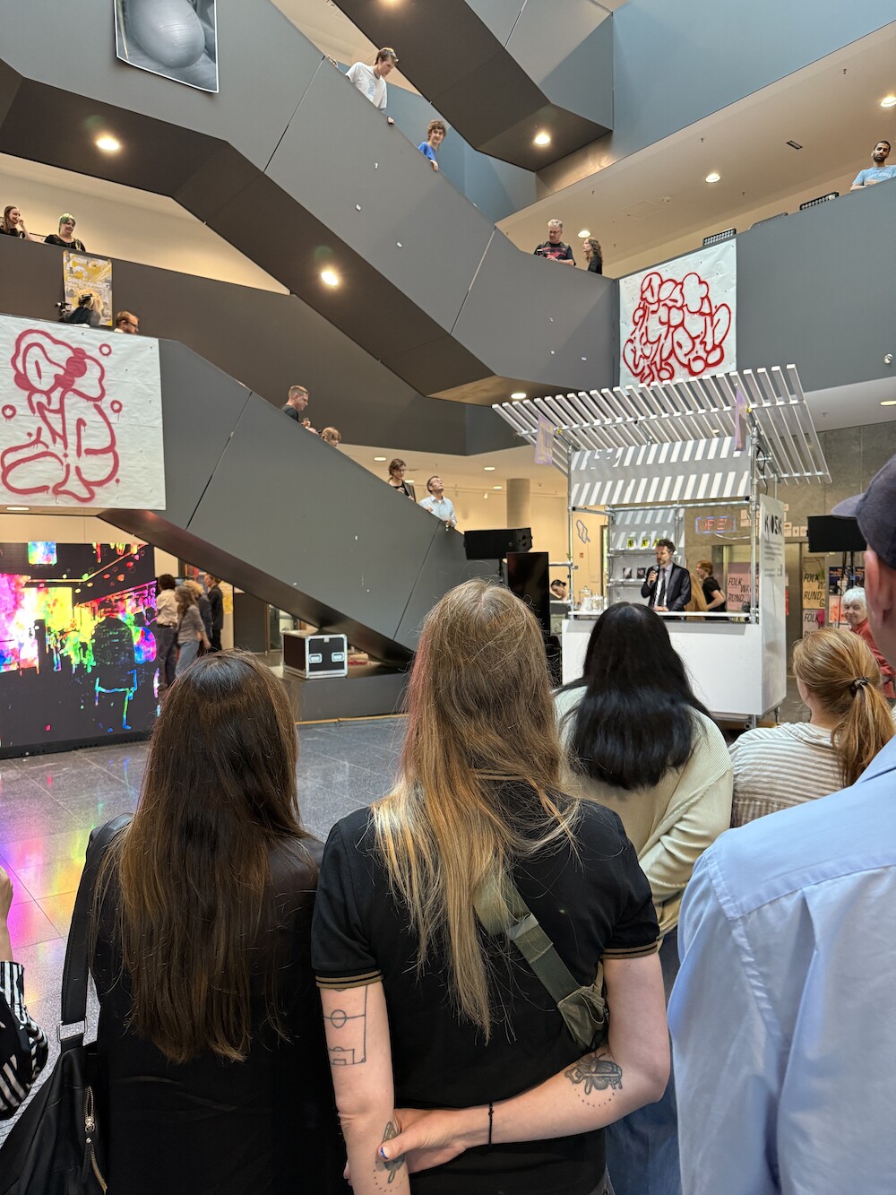 Eröffnung des Rundgangs durch Prodekan Prof. Peter Miller